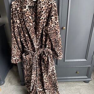 Womens Soma Plush Long Robe Leopard print L/XL